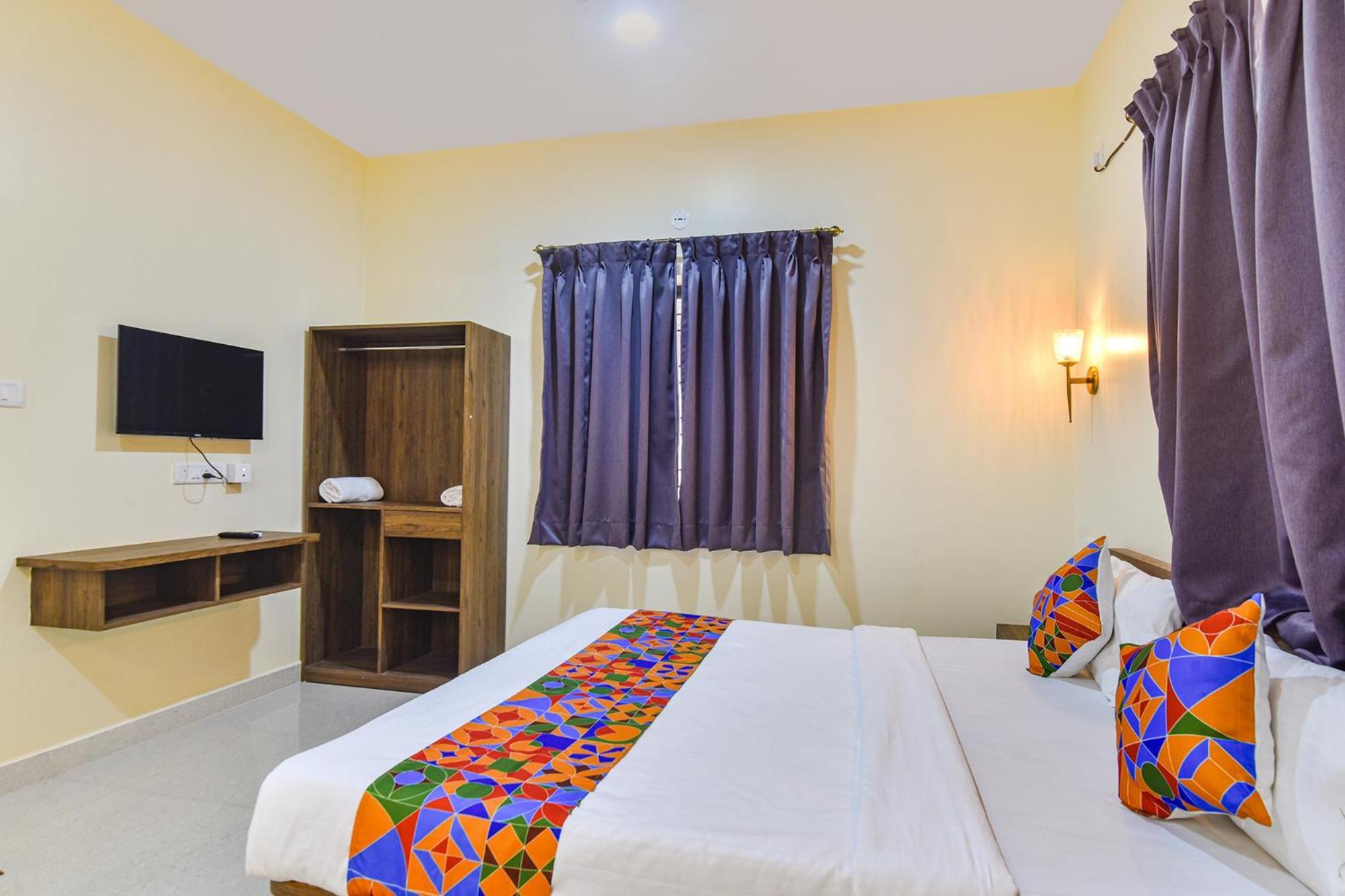 Fabhotel Baga Tulip - 500M From Baga Beach Dış mekan fotoğraf