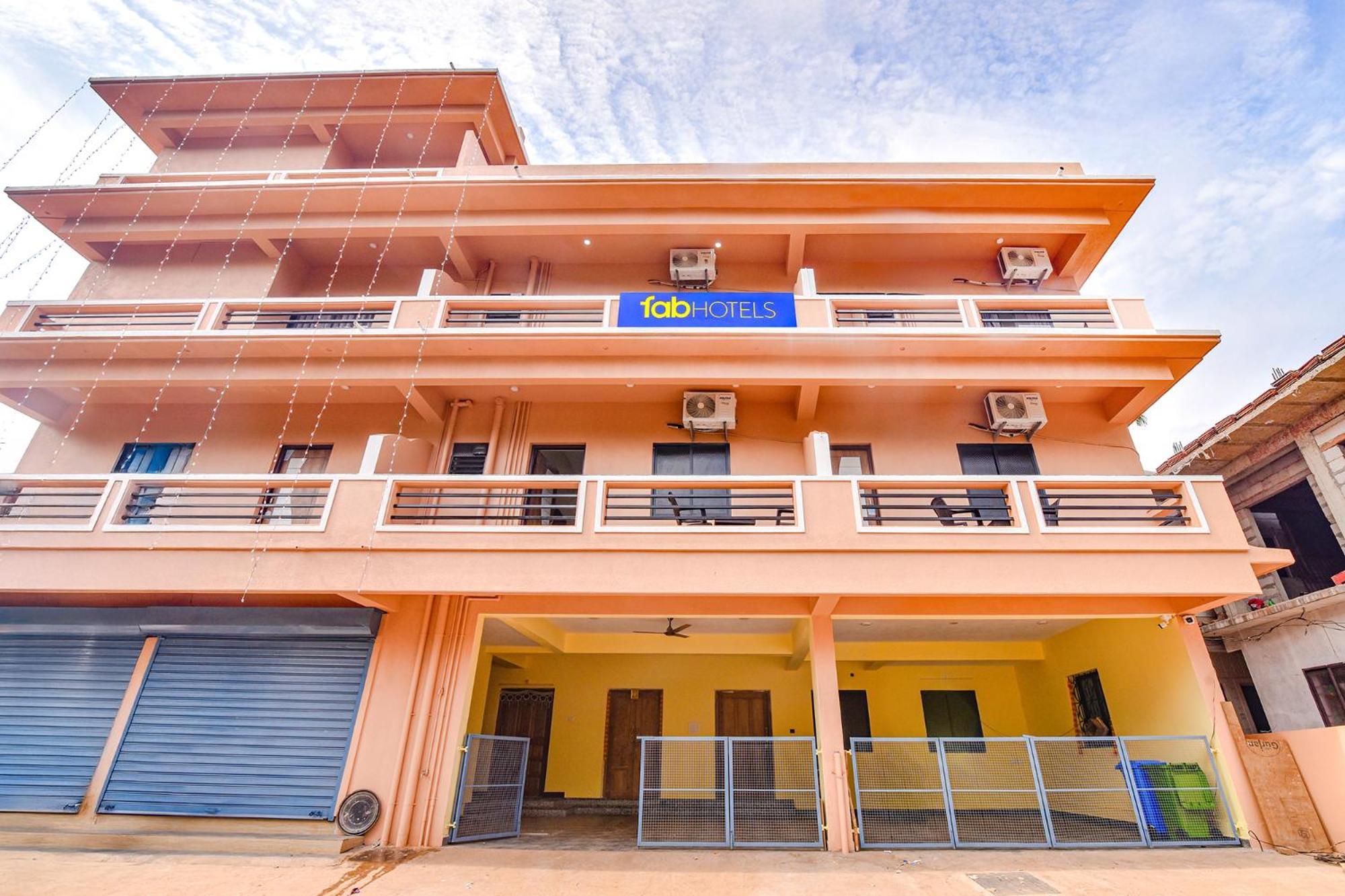 Fabhotel Baga Tulip - 500M From Baga Beach Dış mekan fotoğraf