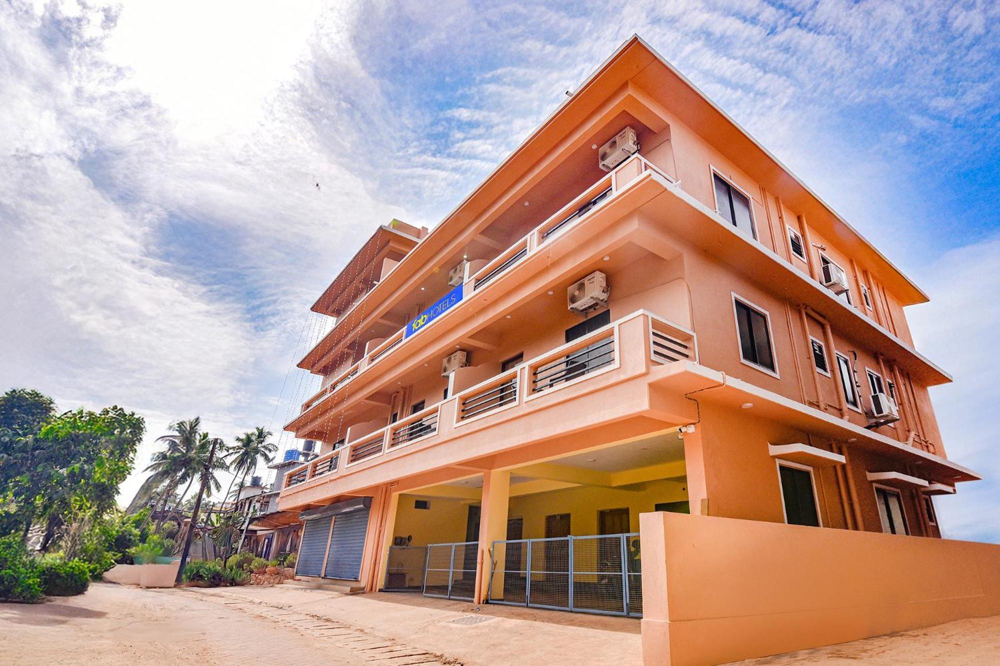 Fabhotel Baga Tulip - 500M From Baga Beach Dış mekan fotoğraf